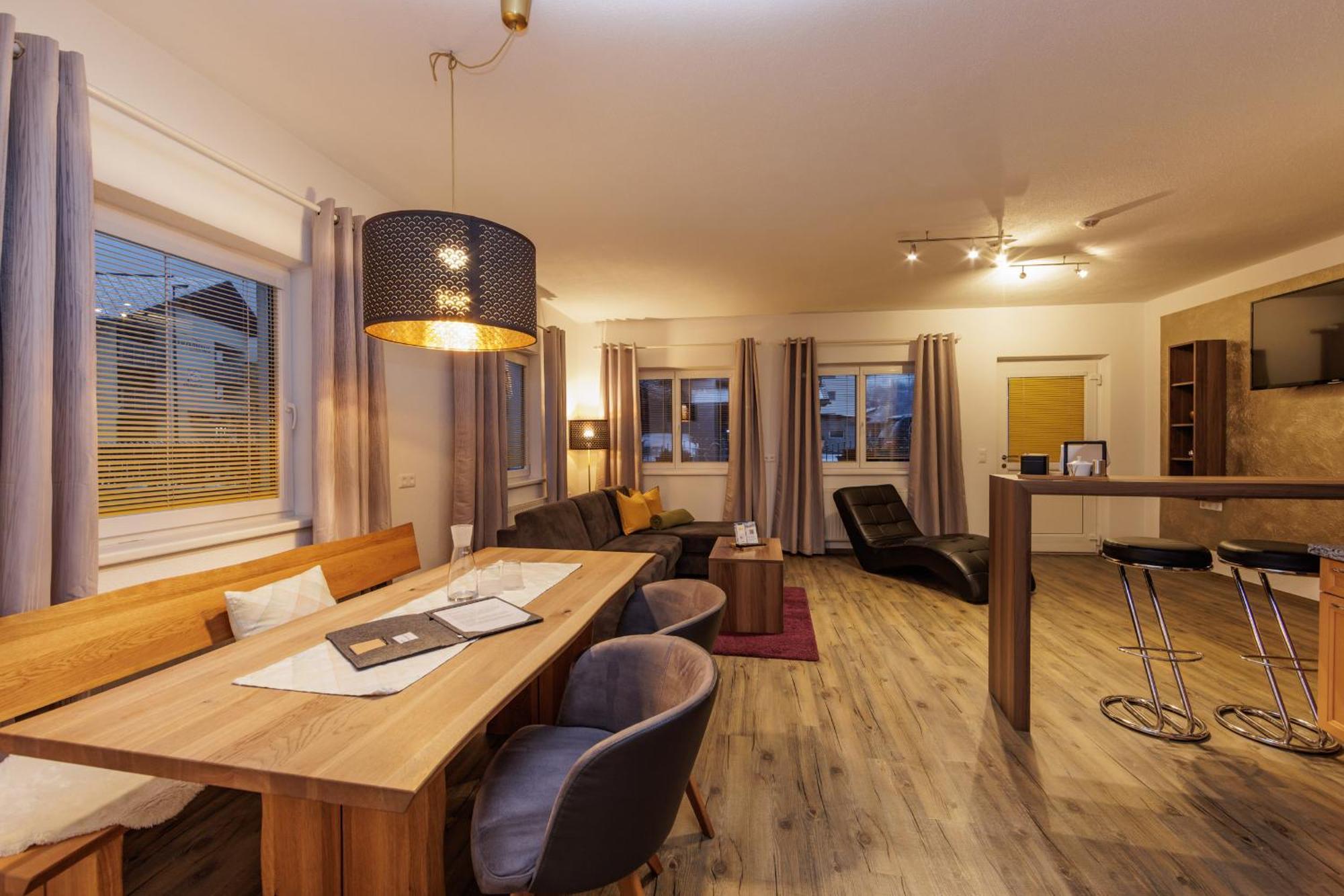 Apartmenthaus Goldeck Ried im Oberinntal Exterior foto